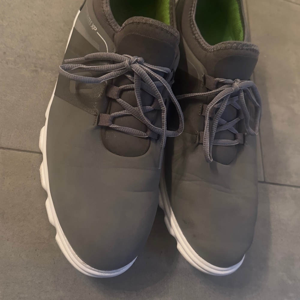Men’s Foot Joy golf shoes